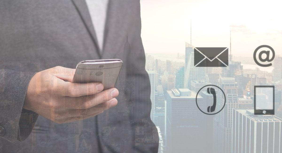 Why Your Business Should Switch to a VOIP Business Phone System Today